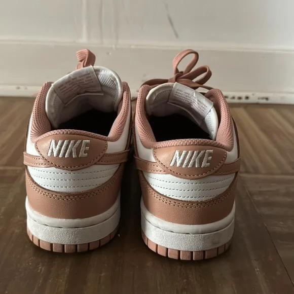 Nike Women Rose Whisper Dunks - Picture 3 of 6